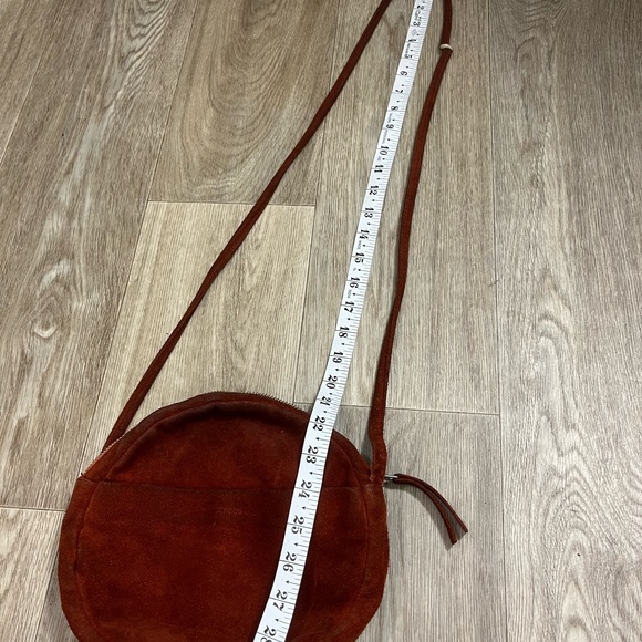 Baggu Natural Milled Leather Circle Round Long Shoulder Crossbody Bag purse - Picture 13 of 14